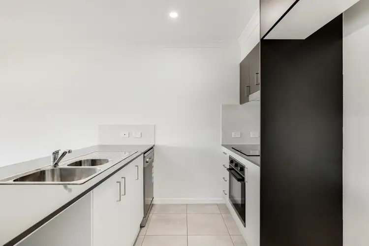 Second view of Homely semi-detached listing, 1/38 Radcliffe Crescent, Glenvale QLD 4350