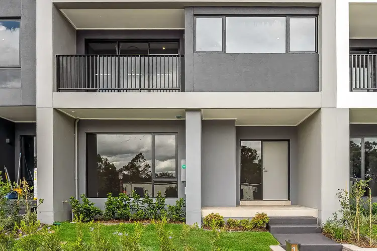 10 Spinnaker Drive, Moorebank NSW 2170