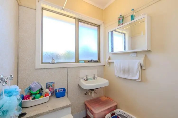 Sixth view of Homely house listing, 4 Murray Avenue, Red Cliffs VIC 3496
