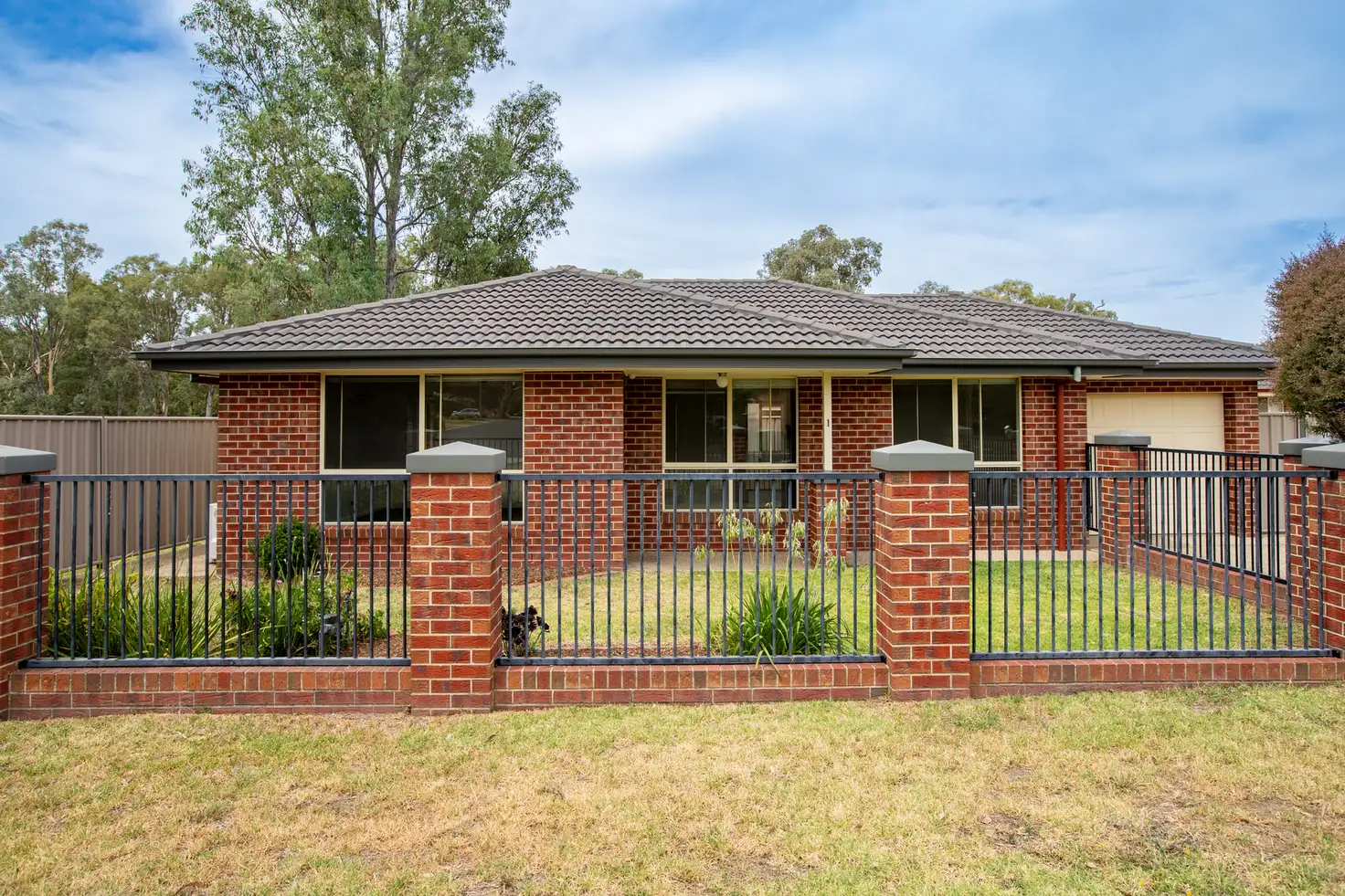 Main view of Homely townhouse listing, 1/26 Hotham Circuit, Thurgoona NSW 2640