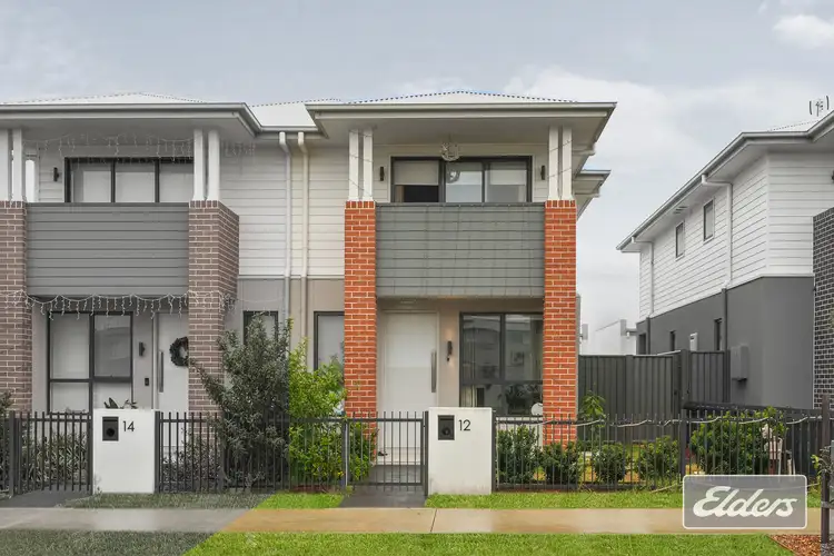 12 Mossman Street