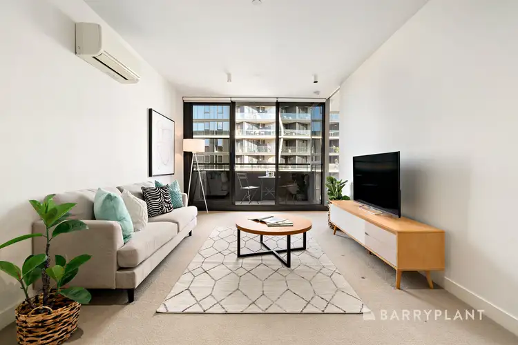 907/74 Queens Road, Melbourne VIC 3004