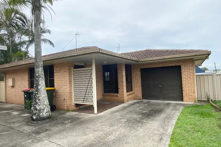 2/4 Simpson Court