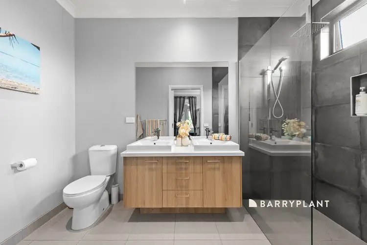 Sixth view of Homely house listing, 8 Gemstone Court, Warragul VIC 3820