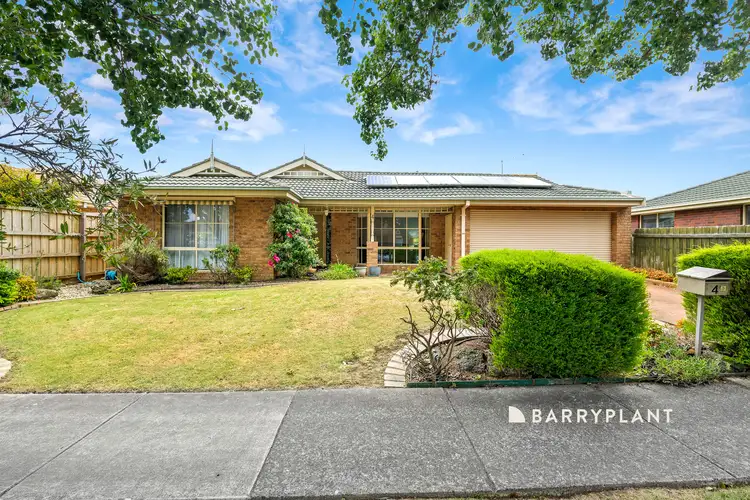4 Holt Place, Pakenham VIC 3810