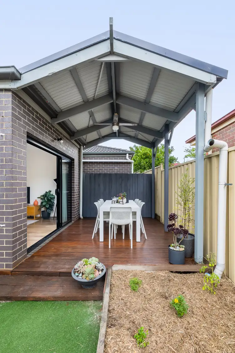 2/27 Clements Grove, Reservoir VIC 3073