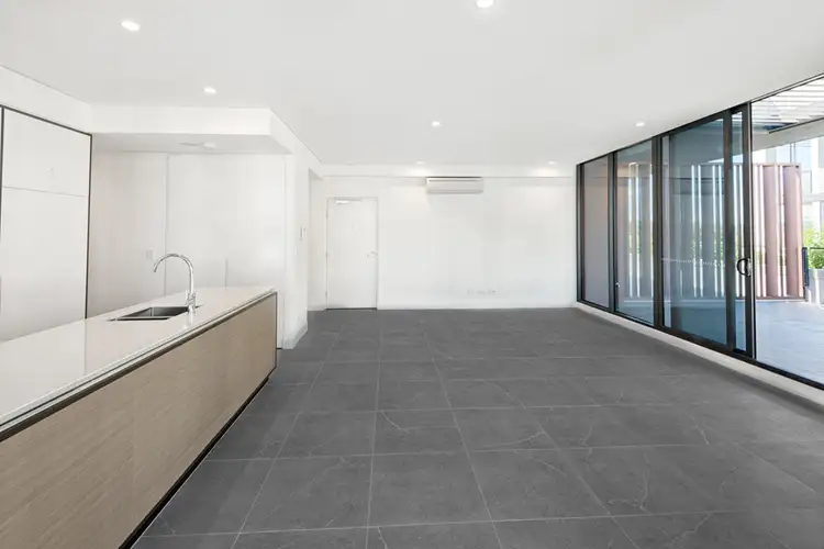 619/1E Broughton Street