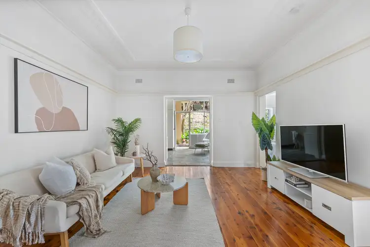 1/16 Glebe Street