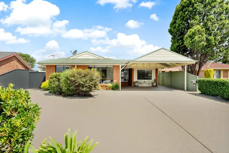 11 Honeyeater Place