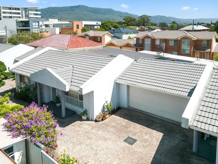 Main view of Homely villa listing, 2/5 Grafton Street, Fairy Meadow NSW 2519