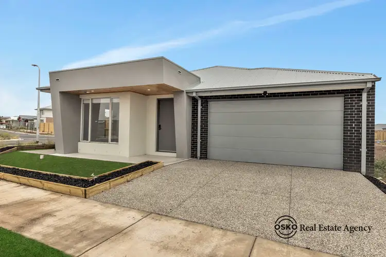 Second view of Homely house listing, 8 Marsden Way, Lara VIC 3212