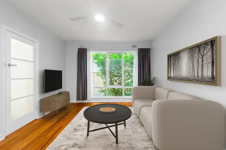 10/22a Acland Street