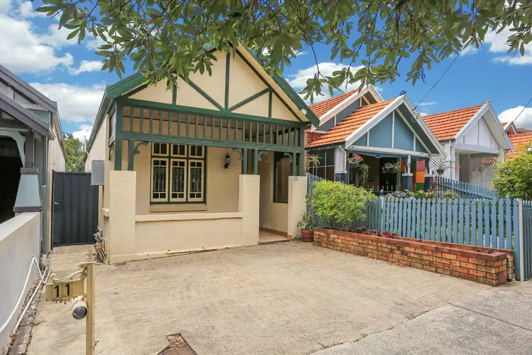 11 Perry Street