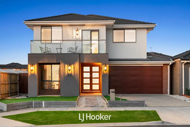 39 Warmbrunn Crescent, Berwick VIC 3806