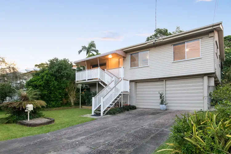 52 Pareena Crescent, Mansfield QLD 4122