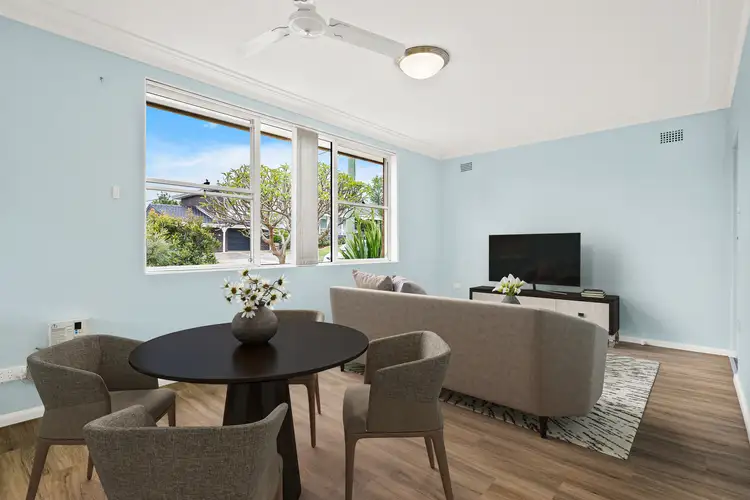 1/1 Thurston Crescent