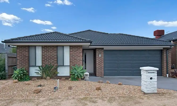 Main view of Homely house listing, 8 Paradise Way, Skye VIC 3977