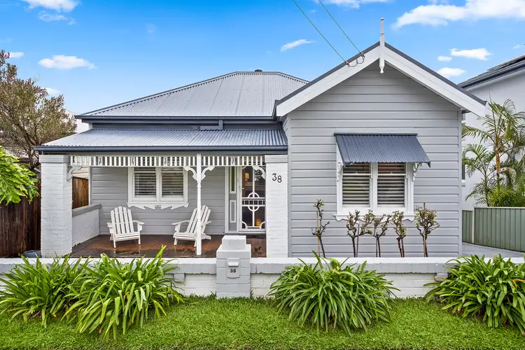 38 Russell Street, Woonona NSW 2517