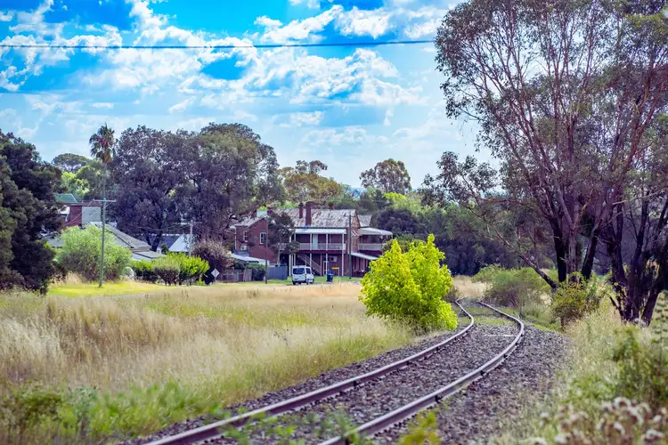 2 Noyeau Street, Woodstock NSW 2793