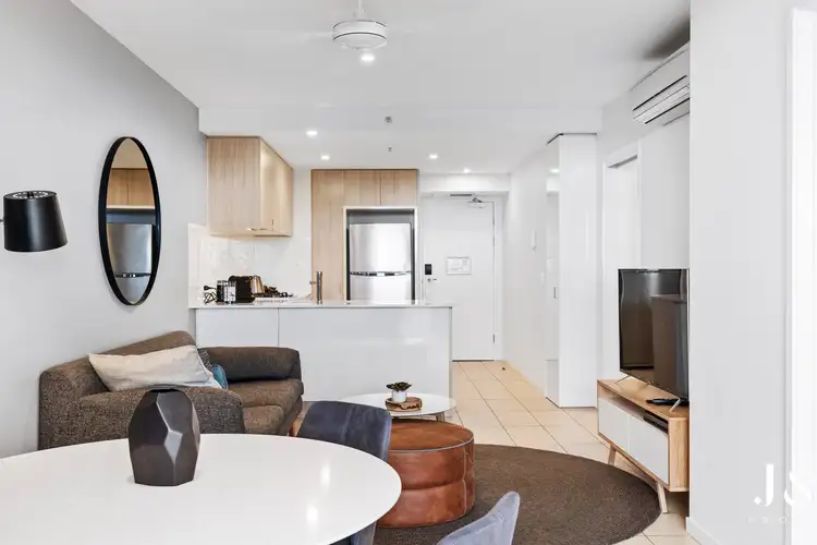 Third view of Homely apartment listing, 302/35 Hercules Street, Hamilton QLD 4007