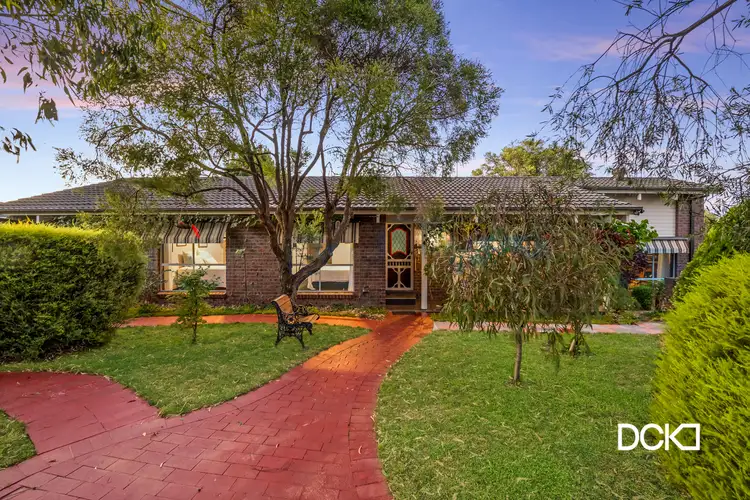 18 Nabilla Crescent, Strathdale VIC 3550