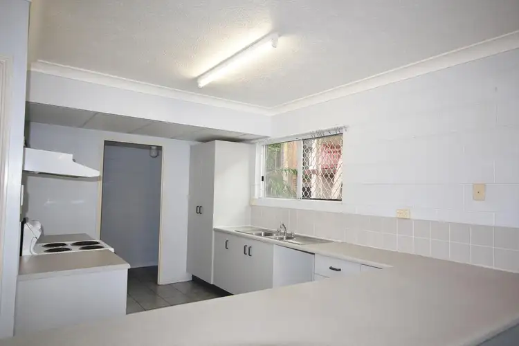 Sixth view of Homely unit listing, 2/12 Old Common Road, Belgian Gardens QLD 4810