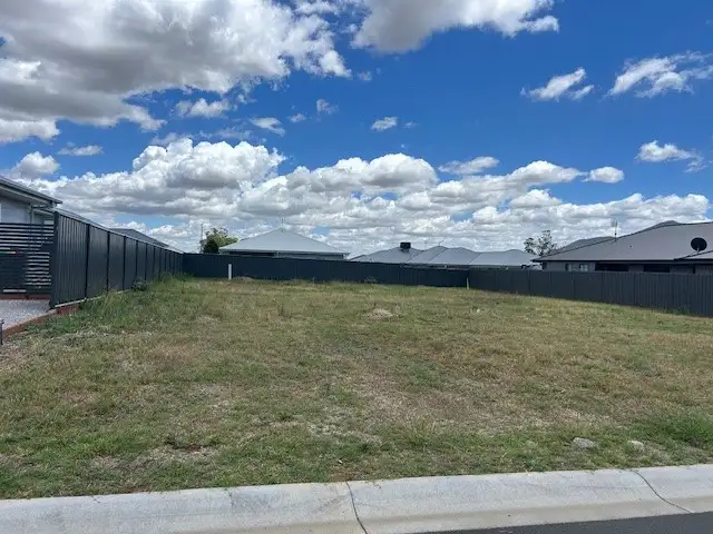 4 Angus Place, Tamworth NSW 2340
