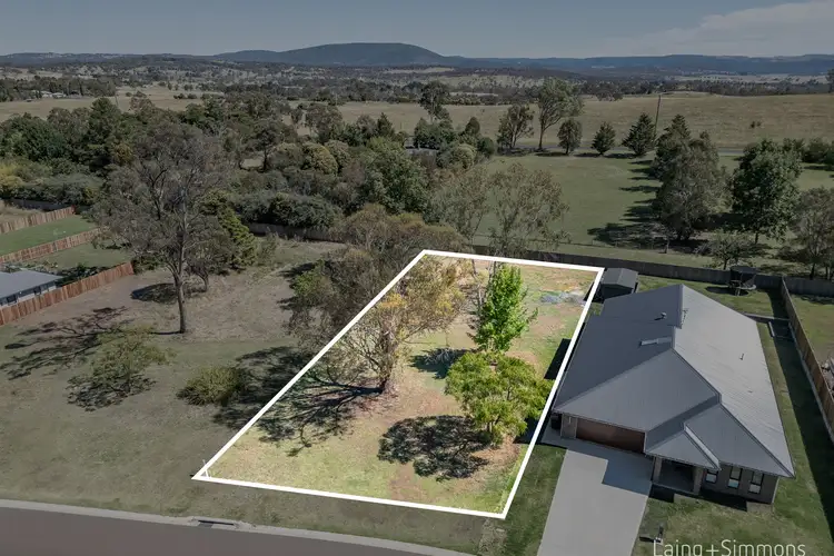 16 Campbell Parade, Armidale NSW 2350