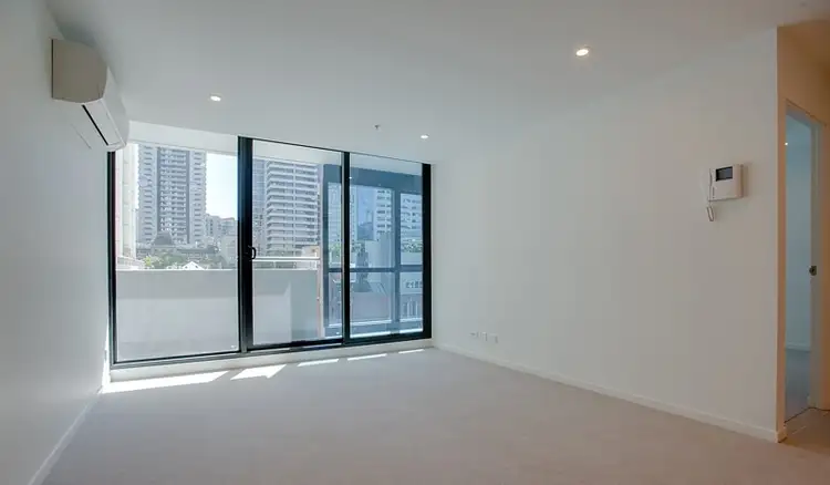 706/8 Sutherland Street