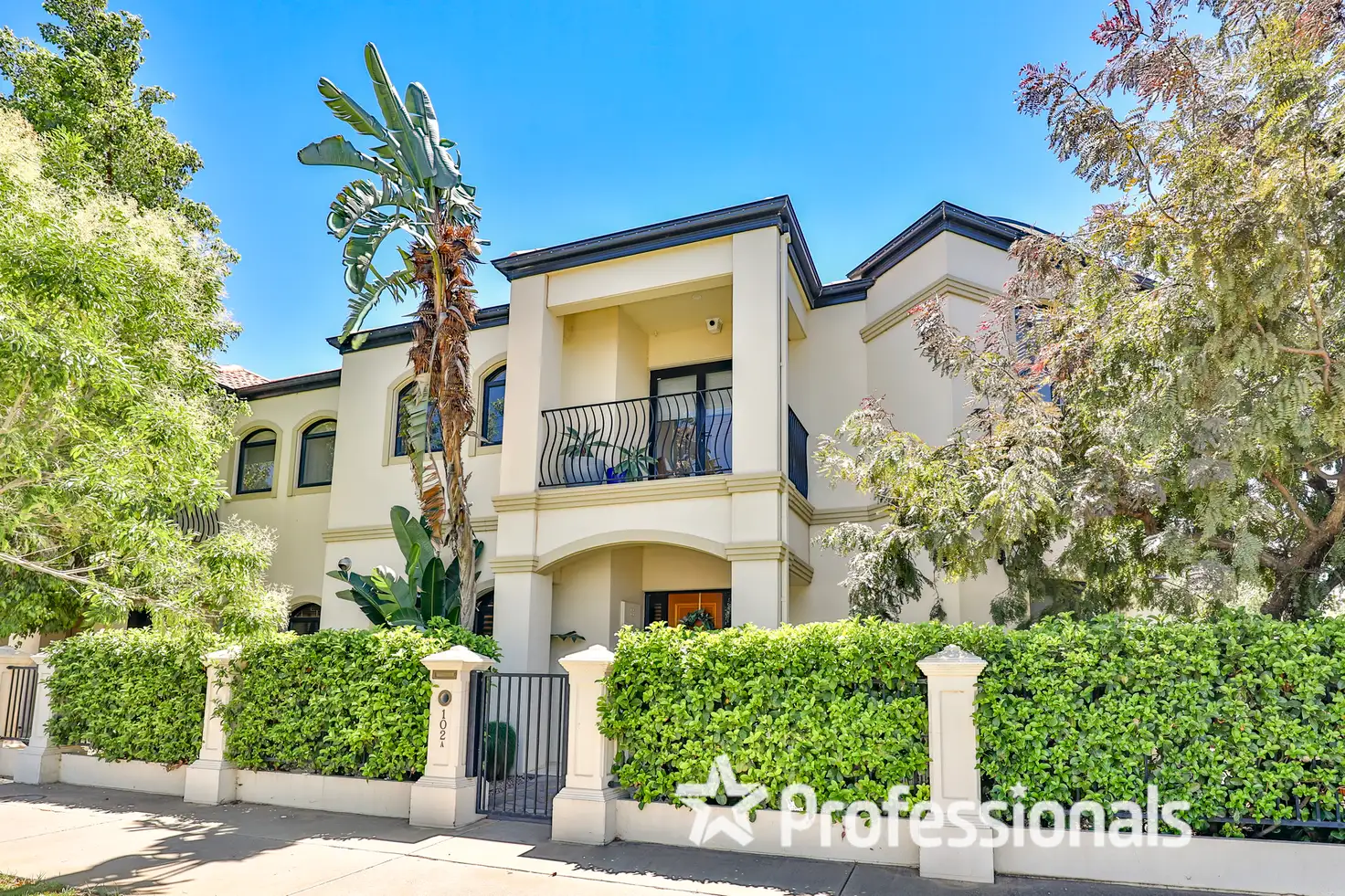 Main view of Homely townhouse listing, 102a Ninth Street, Mildura VIC 3500