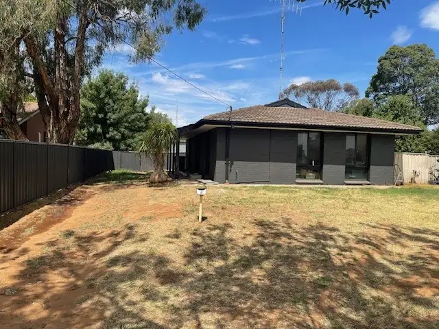 8 MacDonald Court, Finley NSW 2713