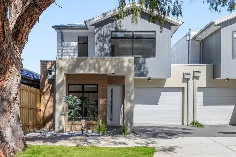 2/66 McEwen Drive, Sunbury VIC 3429