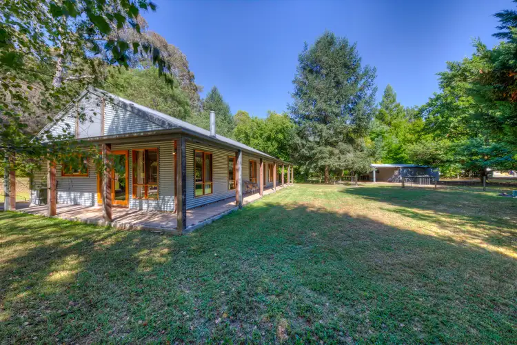 11 Pine Court, Freeburgh VIC 3741