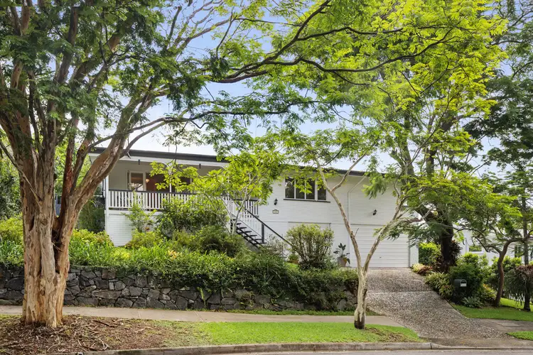 137 Akuna Street, Kenmore QLD 4069
