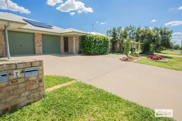 2/7 Luscombe Street