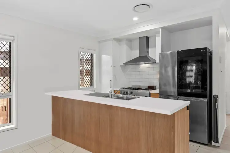19 Heseltine Place, Pallara QLD 4110