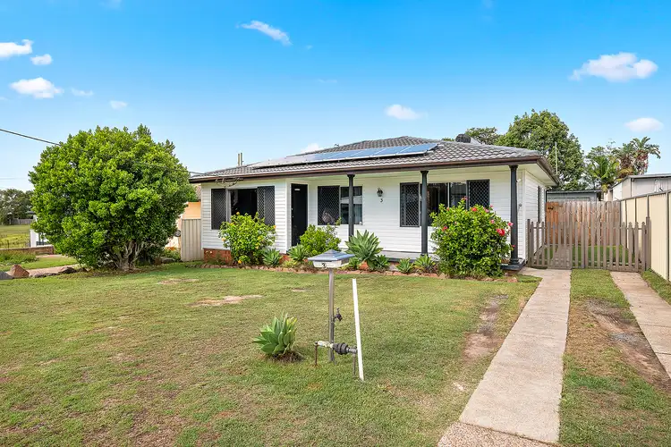 Second view of Homely house listing, 3 Peewee Close, Woodberry NSW 2322