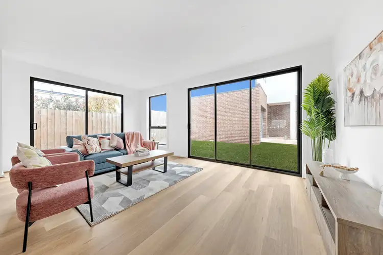 2/174 Duncans Road, Werribee VIC 3030