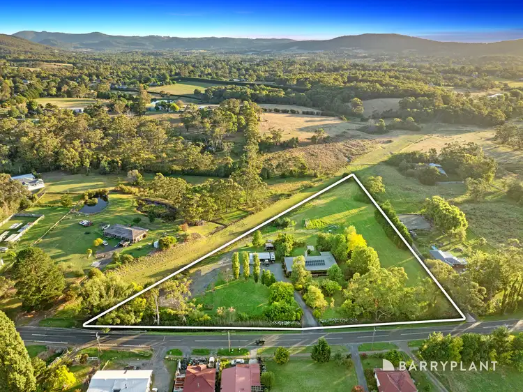 12 Station Road, Wesburn VIC 3799