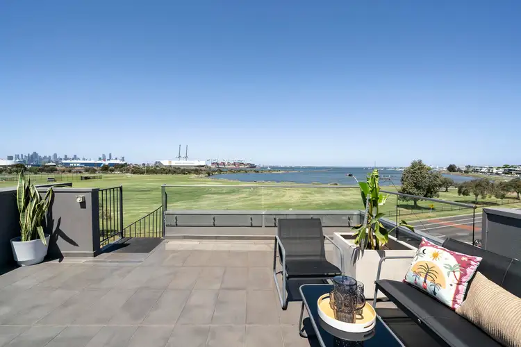 84 The Strand, Newport VIC 3015