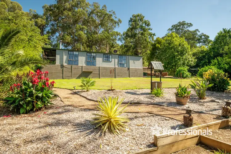 5 Charles Parade, Wesburn VIC 3799