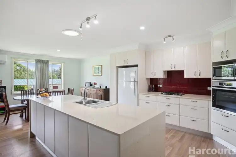 6 Hillview Drive, Yarravel NSW 2440