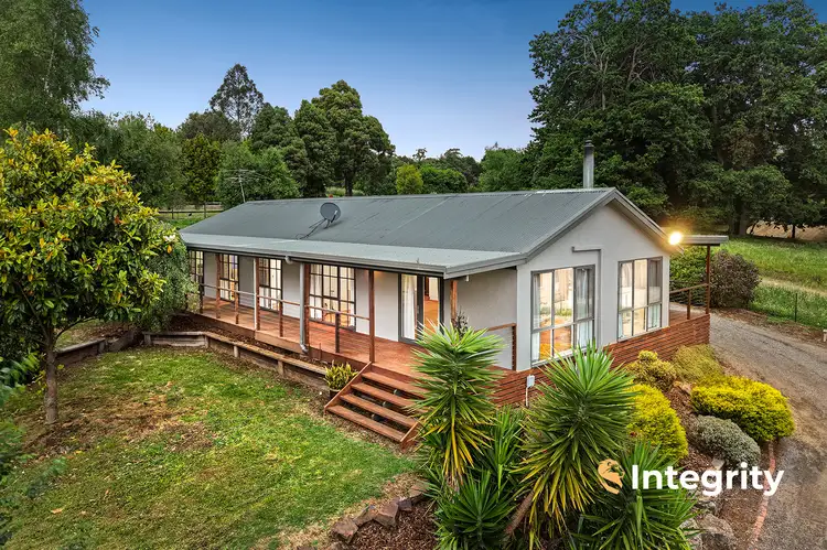 8 Beattie Avenue, Kinglake VIC 3763
