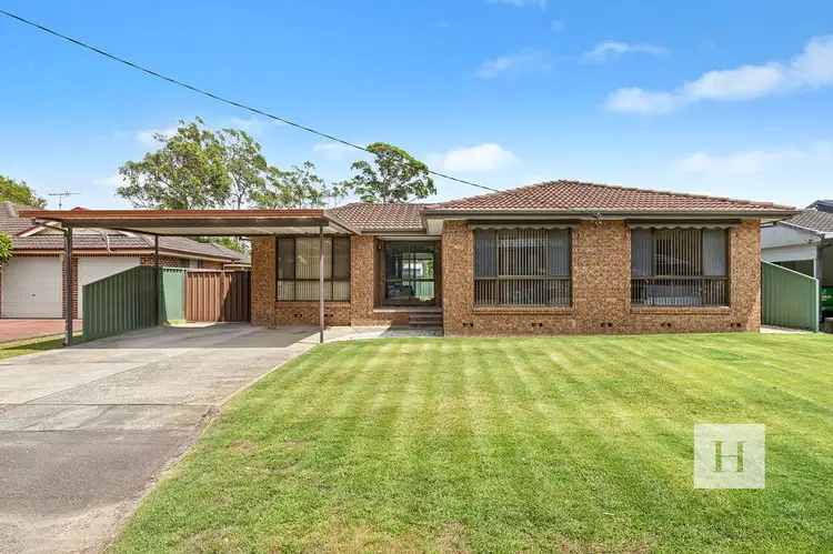 8 Penguin Road, Blue Haven NSW 2262