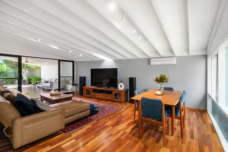 27 Burrandong Crescent
