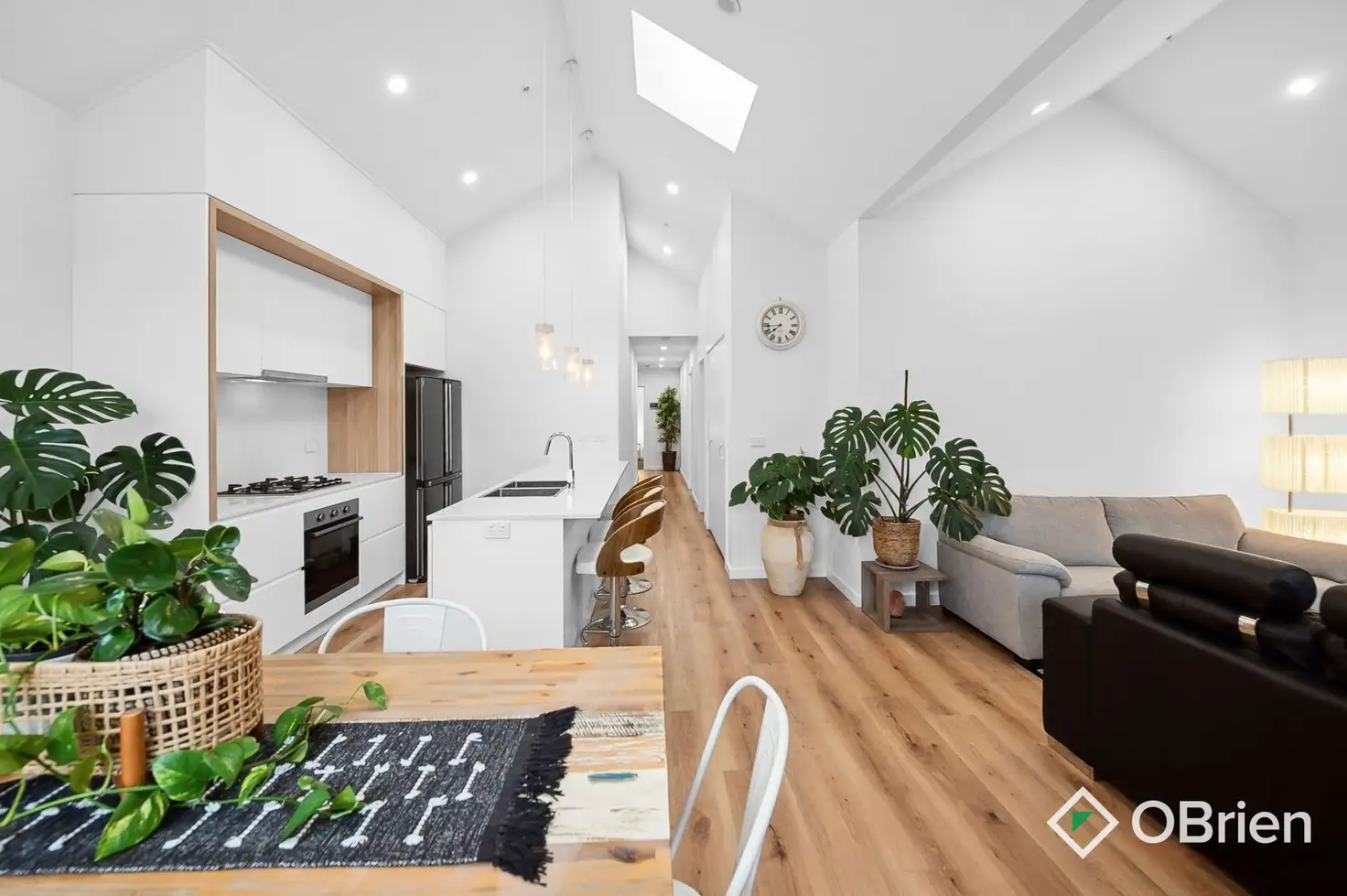 Main view of Homely unit listing, 203/147 Beach Street, Frankston VIC 3199