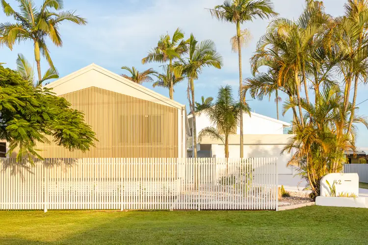 42 Seaville Avenue, Scarborough QLD 4020
