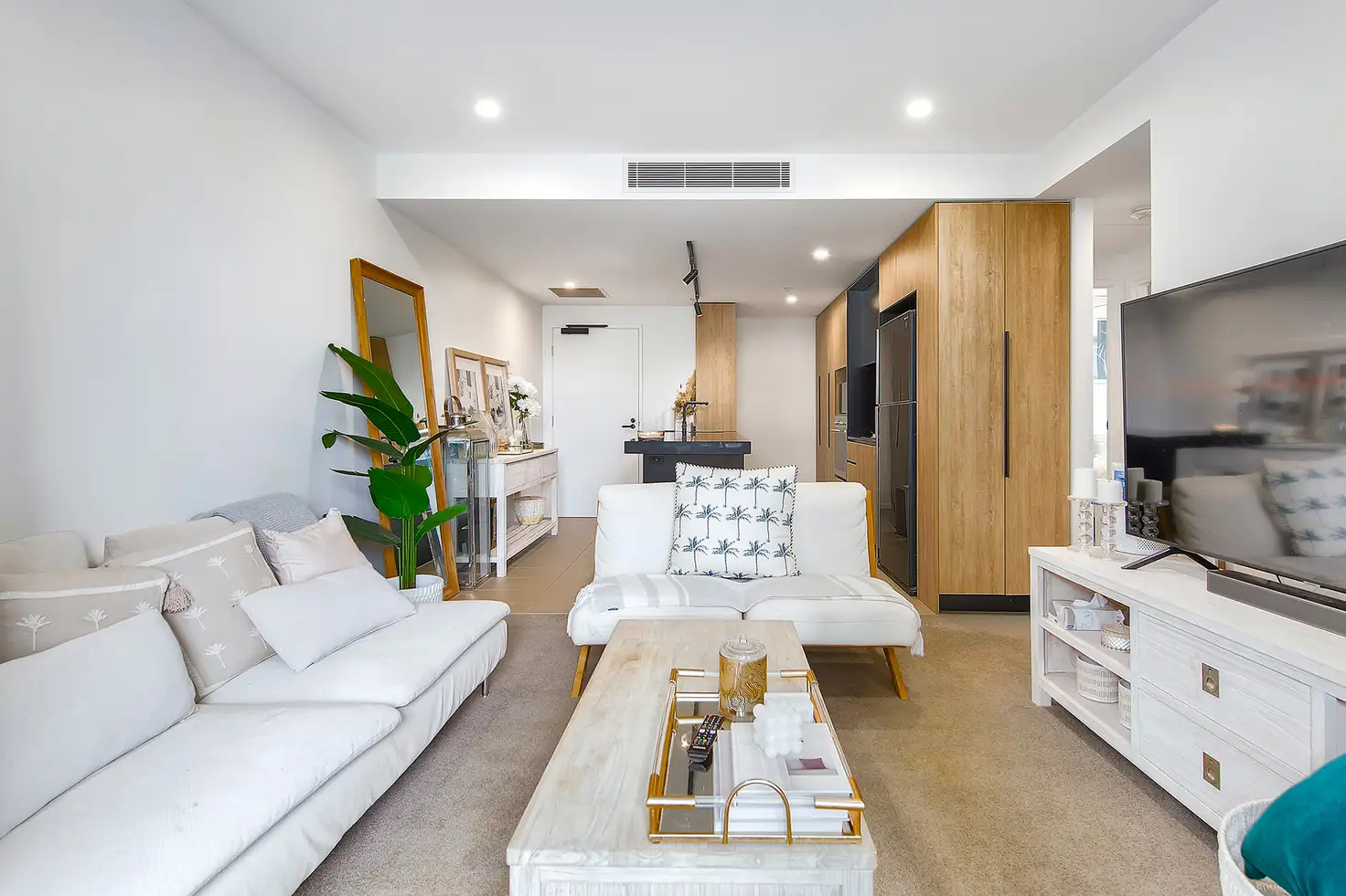 Main view of Homely apartment listing, Level 4/406/19 Deshon Street, Woolloongabba QLD 4102