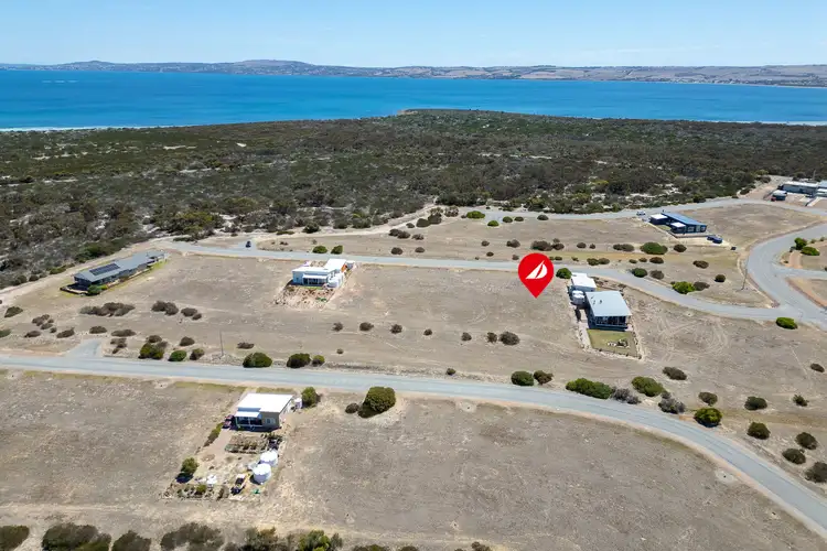 7 Honeyeater Court