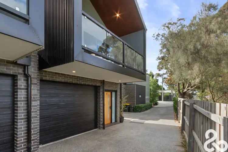 2/236 Collins Street, Thornbury VIC 3071